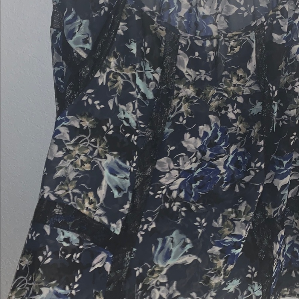 ASTR Sheer and Lace Blouse Large - Picture 2 of 4